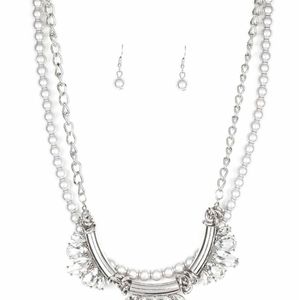 Sliver white and necklace set with earrings